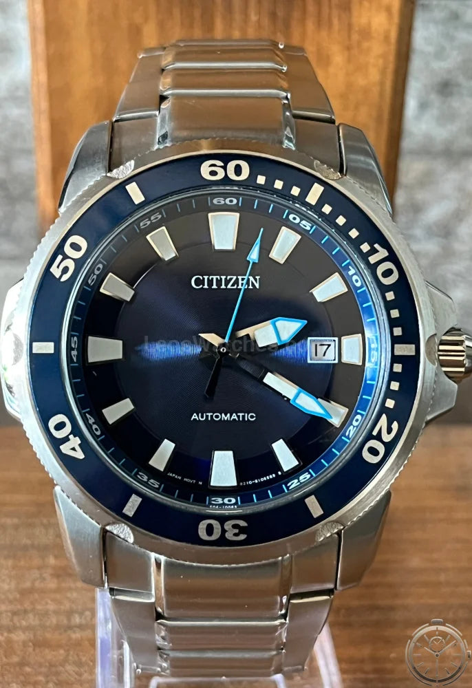 dettaglio zoom quadrante Citizen NJ0010-55L