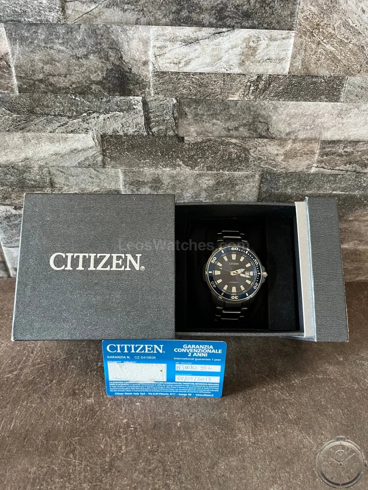 Citizen NJ0010-55L nella sua confezione originale