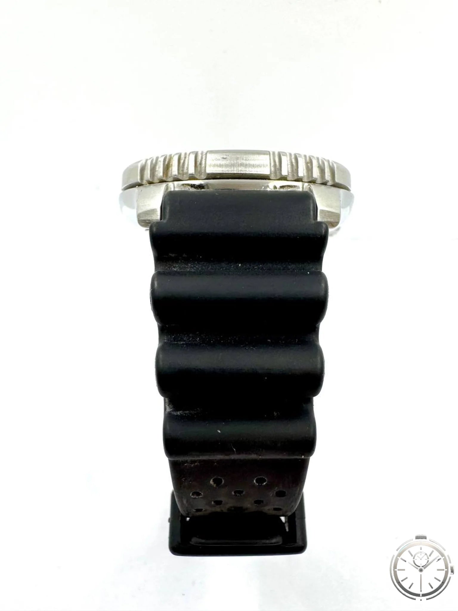 Citizen Promaster NY0040-09W — Vista dall'alto con cinturino gomma nero originale