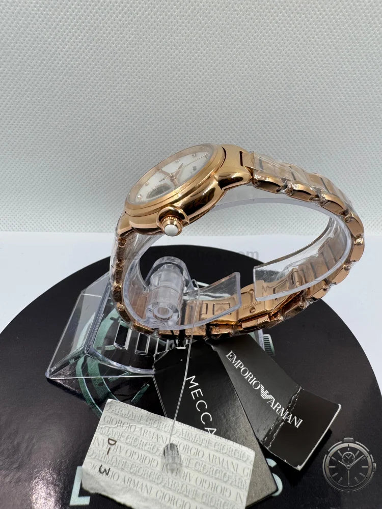 vista lato corona orologio Emporio Armani AR60072