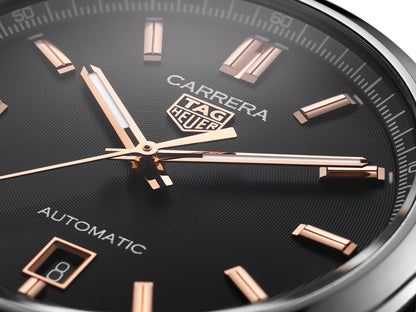 TAG Heuer Carrera Date Calibre 5 dettagli quadrante indici e lancette bronzo