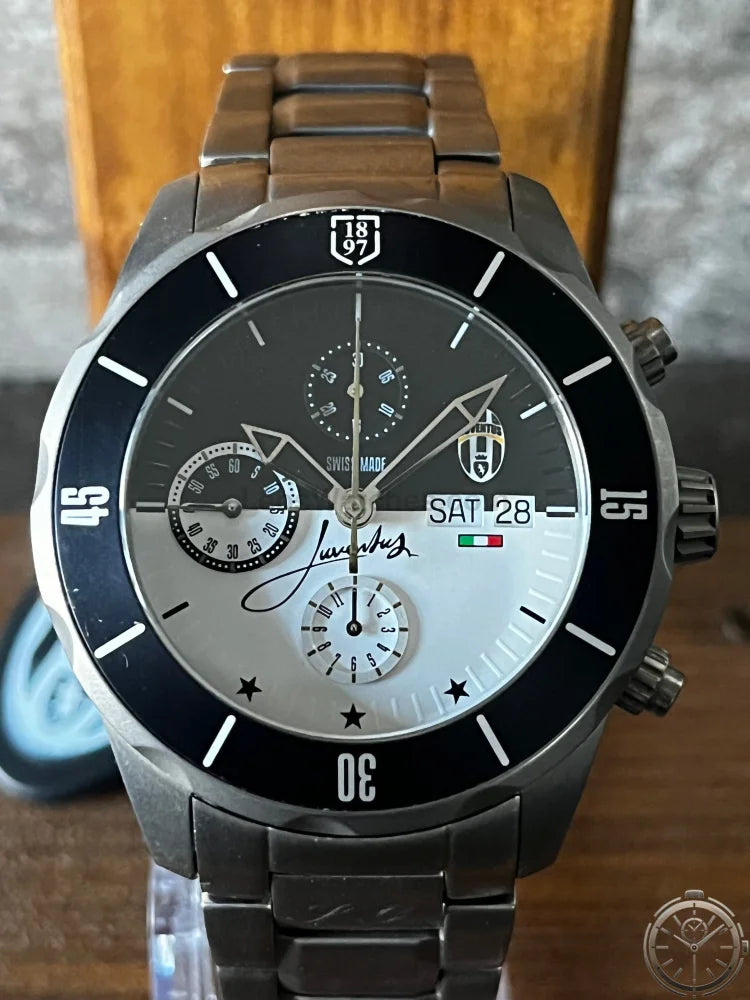 dettaglio quadrante Juventus Titanium Crono Automatico Valjoux 7750