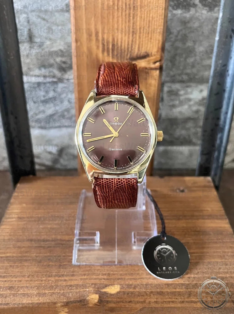 vista frontale Omega Geneve Anni '60 Placcato in Oro calibro 601