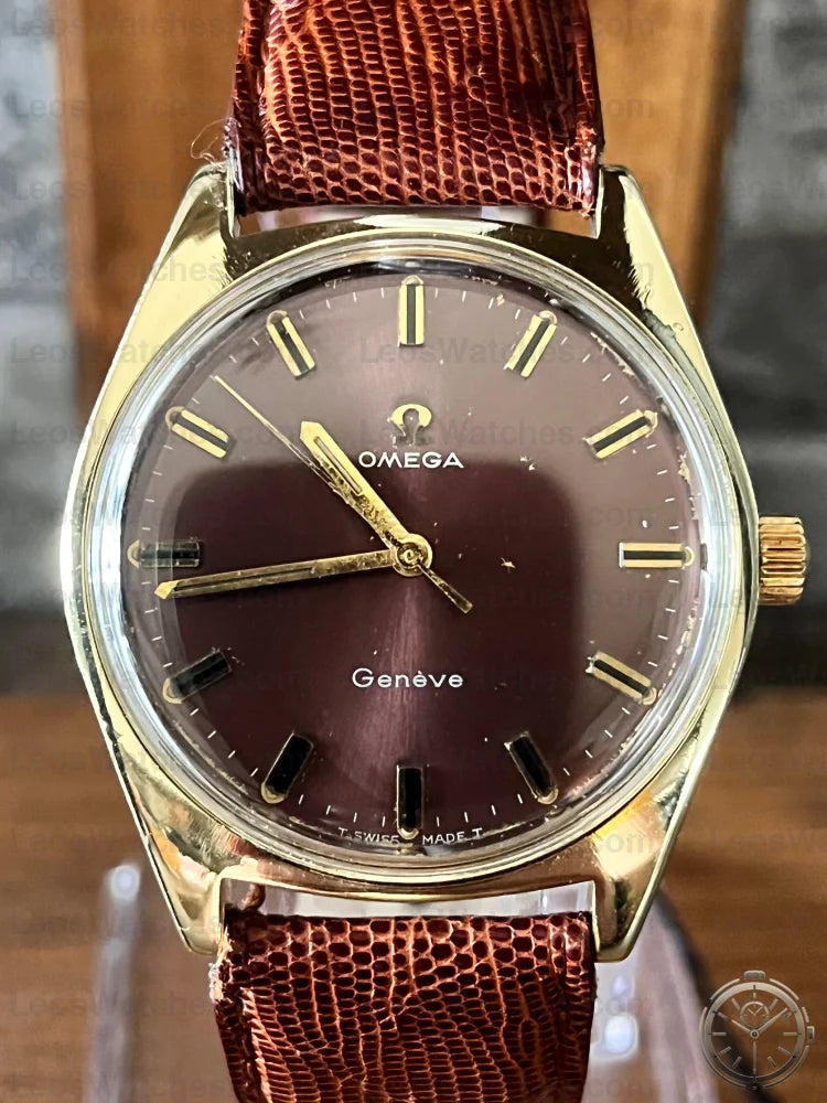 vista frontale dial Omega Geneve Anni '60 Placcato in Oro calibro 601