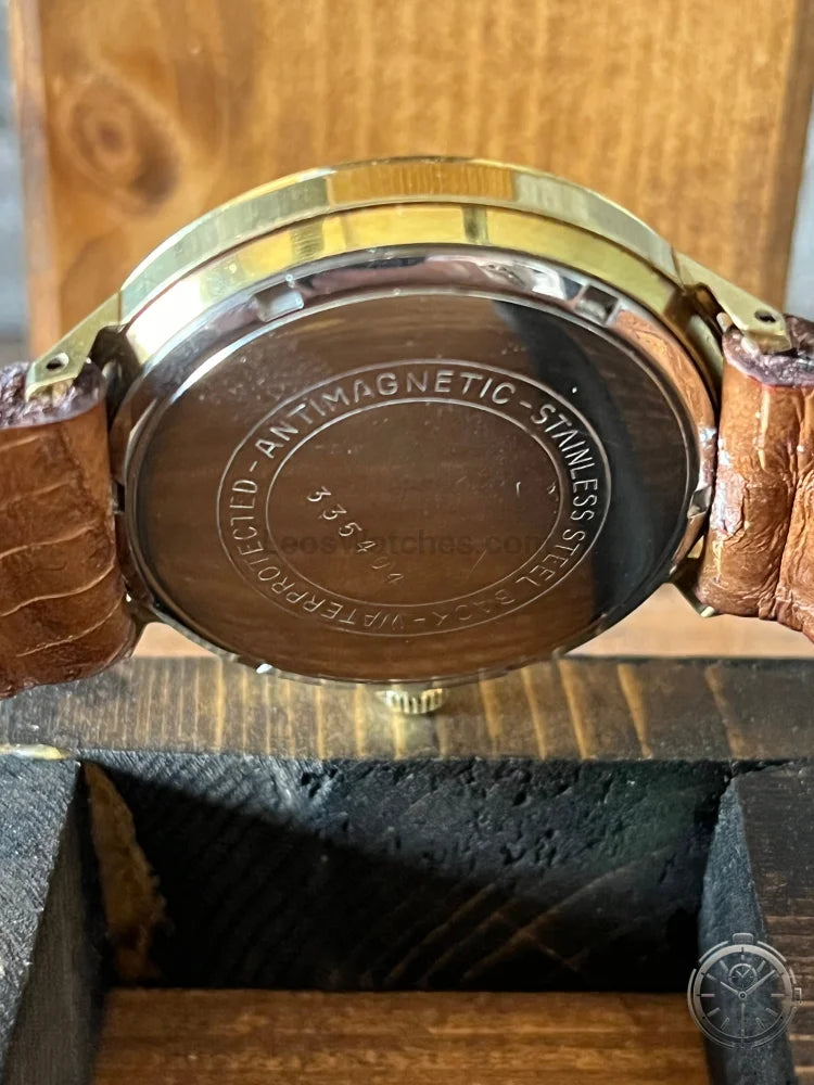 dettaglio fondello Orologio Yema Incabloc Vintage a carica manuale