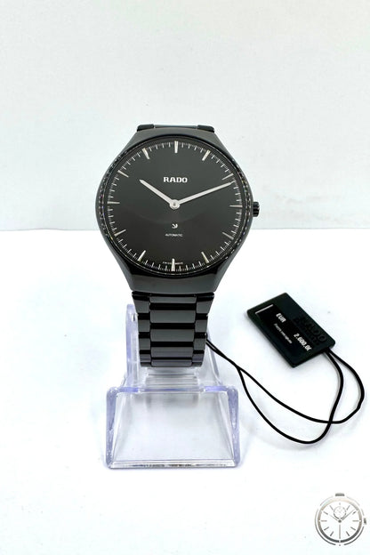 Vista frontale orologio Rado True Thinline Automatic Ceramic