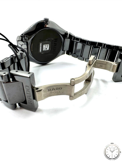 vista da steso con chiusura bracciale aperta orologio Rado True Thinline Automatic Ceramic