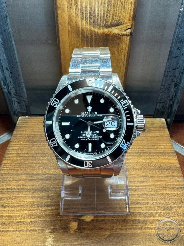 vista frontale Rolex Submariner Date 16610