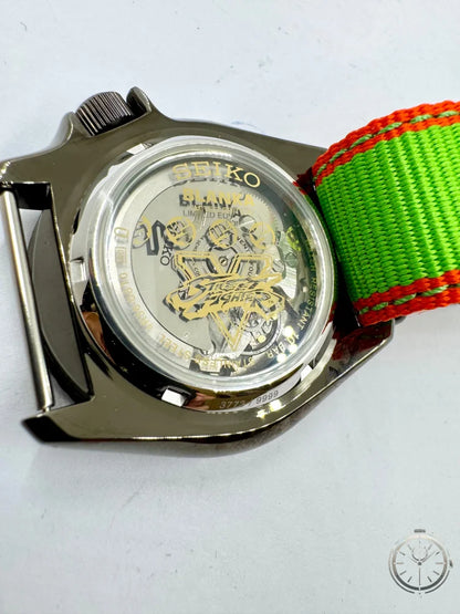 dettaglio fondello orologio Seiko 5 Sports Street Fighter V Limited Edition – Blanka SRPF23