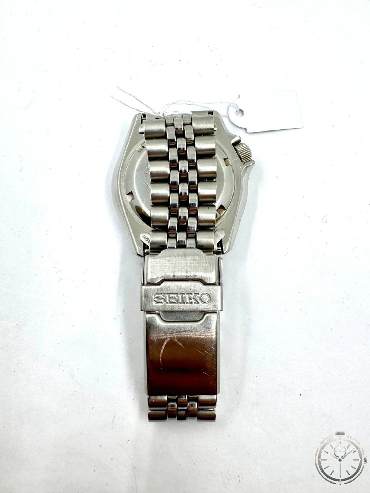 Seiko SKX007 Scuba Diver's 200m — Vista posteriore con chiusura deployante logata Seiko