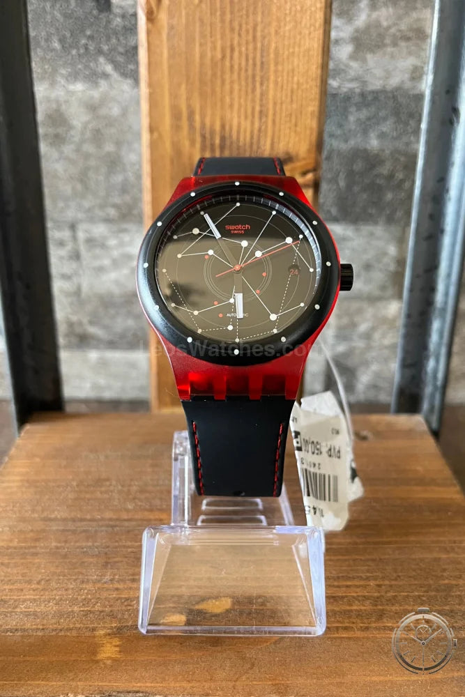 vista frontale Swatch Sistem51 Automatico Red