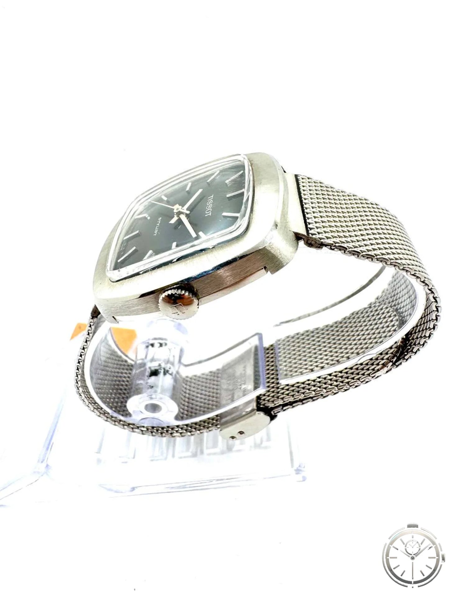 Tissot Stylist NOS — Vista laterale destra con bracciale mesh