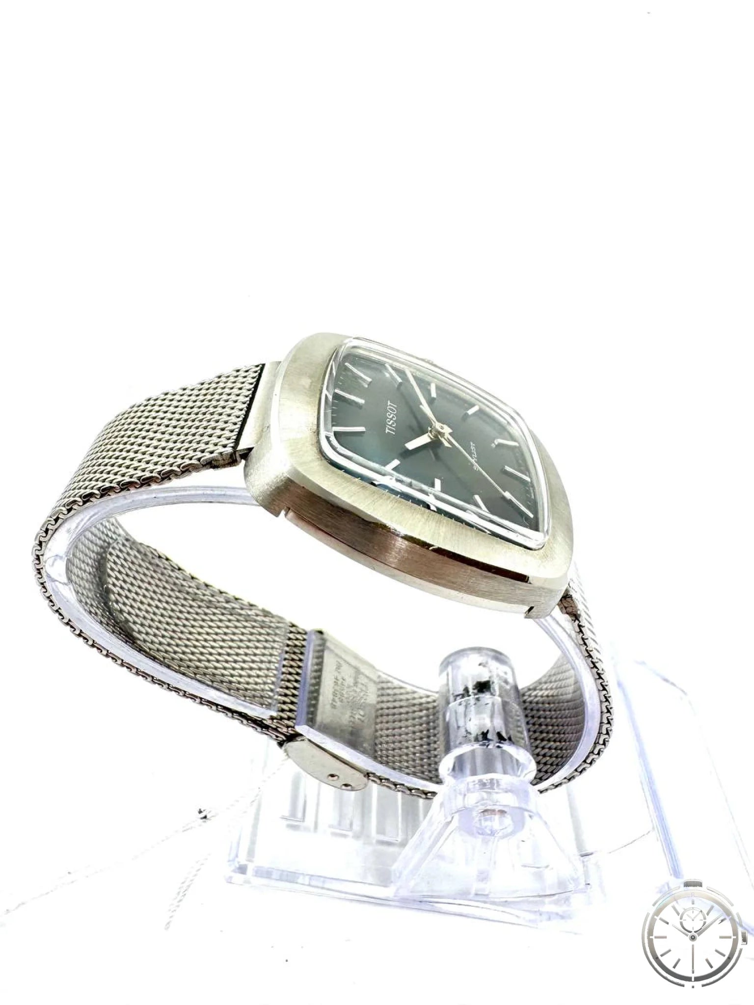 Tissot Stylist NOS — Vista laterale dal basso con chiusura deployante