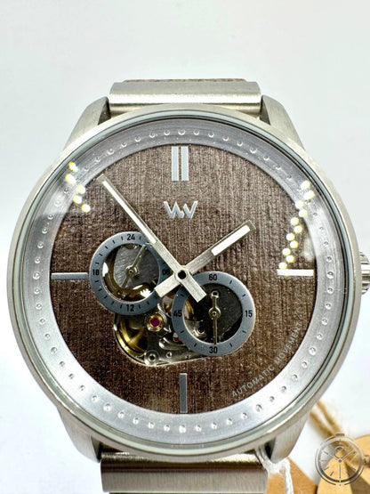WeWood Foremast Silver Choco — Automatico Miyota 82S7 Skeleton Legno e Acciaio Riciclato — Dettaglio quadrante legno walnut e skeleton Miyota 82S7