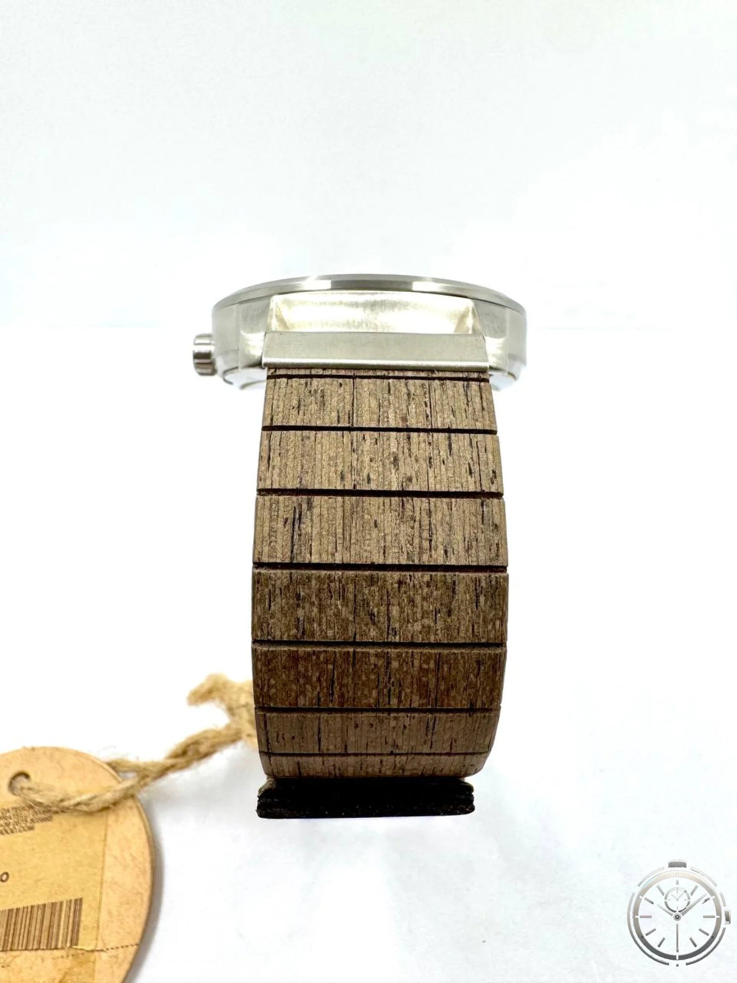 WeWood Foremast Silver Choco — Automatico Miyota 82S7 Skeleton Legno e Acciaio Riciclato — Dettaglio bracciale maglie in legno walnut