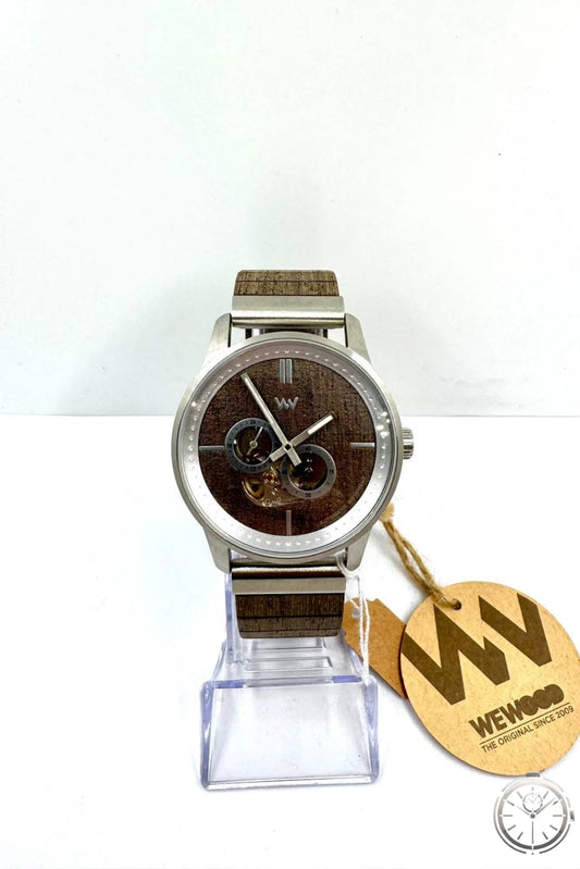 WeWood Foremast Silver Choco — Automatico Miyota 82S7 Skeleton Legno e Acciaio Riciclato — Vista frontale con scatola in legno WeWood