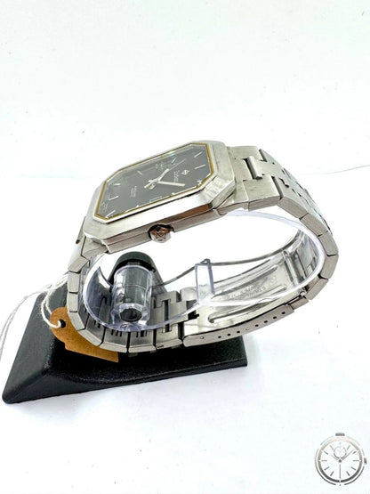 Zodiac King Line Quartz — Vista laterale destra con corona logata e profilo cassa 8mm con bracciale integrato